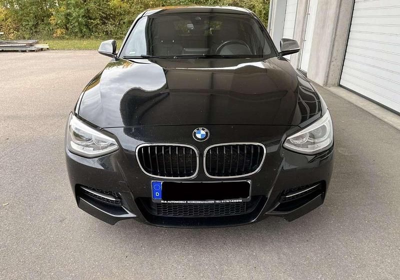 Schwarz Gebraucht 2013 BMW M135 Performance Kleinwagen | 19.900 € (Etwas zu teuer) - Bild 1/4