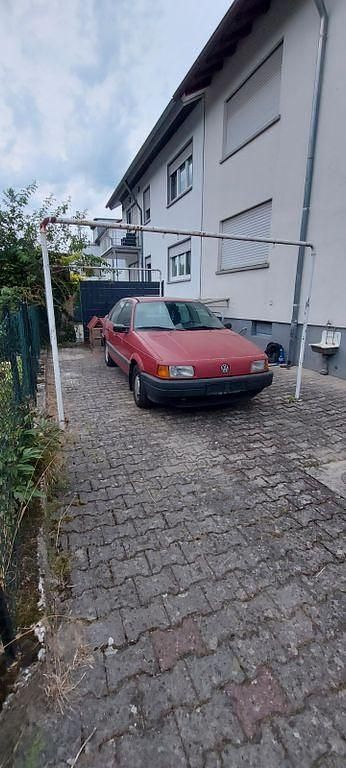 Rot Gebraucht 1991 VW Passat Limousine | 599 € - Bild 1/4