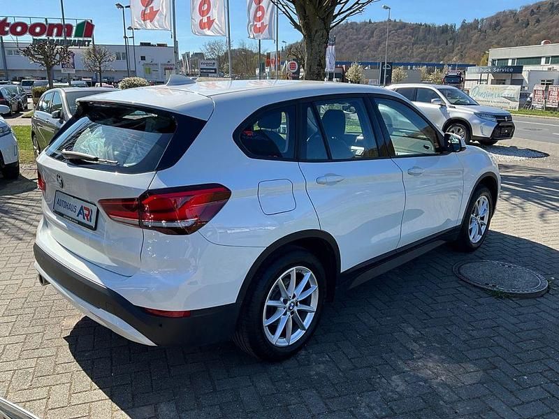 Używany BMW X1 140 KM (102 kW) 2020 Biały SUV