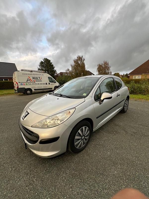Silber Gebraucht 2006 Peugeot 207 Limousine | 1.000 € (Guter Preis) - Bild 1/4