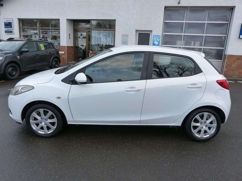 Gebraucht Mazda 2 75 PS (55 kW) 2009 Weiß Limousine