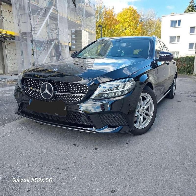 Schwarz Gebraucht 2019 Mercedes 220 Limousine | 20.499 € - Bild 1/4