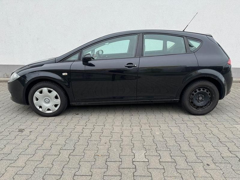 Second-hand Seat Leon Reference 102 CP (75 kW) 2007 Negru Hatchback