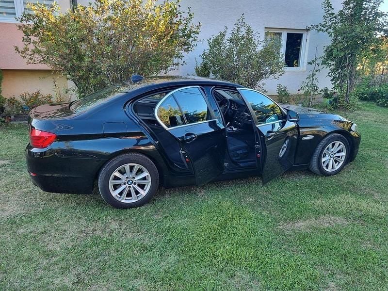 Usata BMW 520 184 CV (135 kW) 2012 Nero Berlina