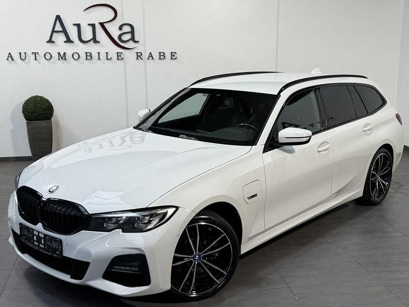 Alpinweiã iii Gebraucht 2021 BMW 320e M Sport Kombi | 28.749 € (Etwas zu teuer) - Bild 1/4
