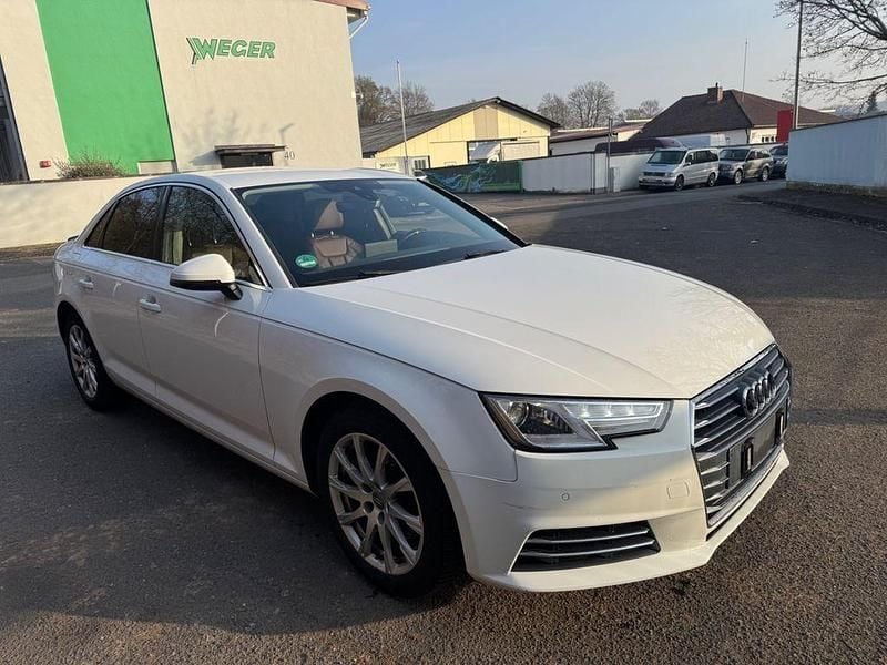 Gebraucht Audi A4 Sport 150 PS (110 kW) 2017 Weiß Limousine