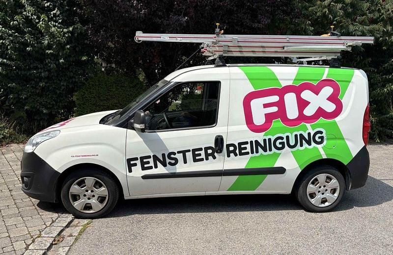 Weiß Gebraucht 2017 Opel Combo Selection Van / Kleinbus | 7.500 € (Fairer Preis) - Bild 1/4