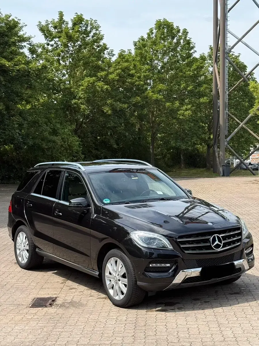 Gebraucht Mercedes ML350 258 PS (189 kW) 2013 Schwarz SUV