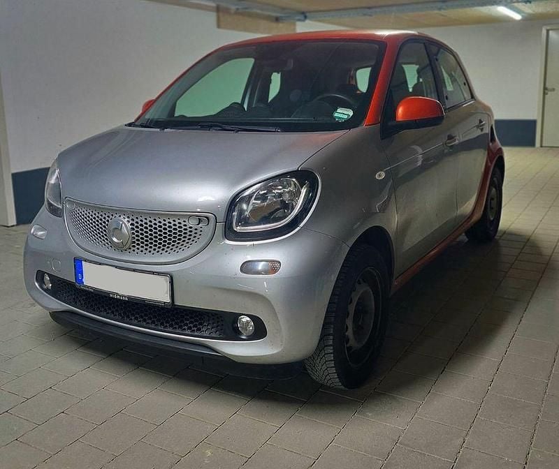 Gebraucht Smart ForFour Passion 71 PS (52 kW) 2016 Silber Kleinwagen