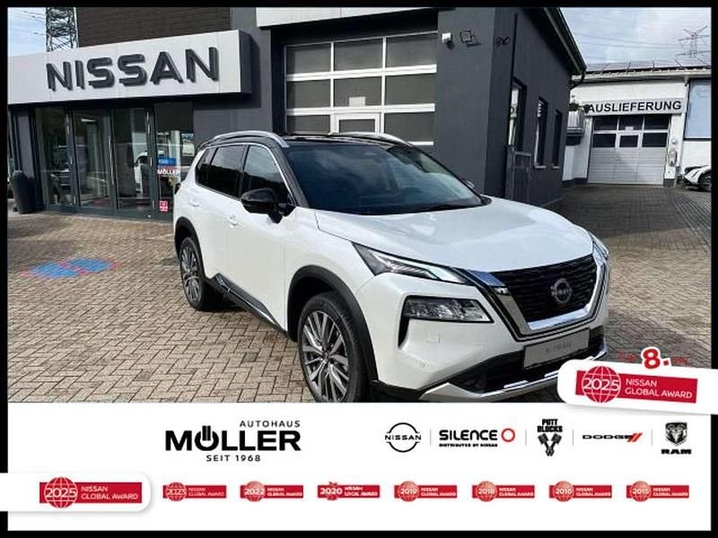 White/black Neu 2025 Nissan X-Trail 360º SUV | 46.690 € - Bild 1/4