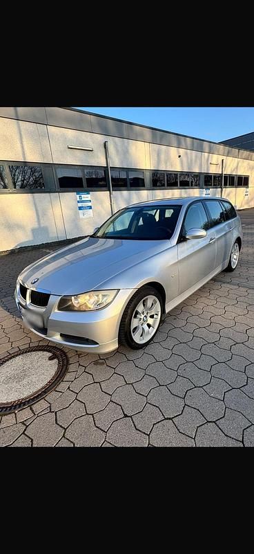 Gebraucht BMW 320 150 PS (110 kW) 2007 Silber Kombi
