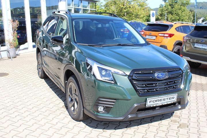 Gebraucht Subaru Forester Platinum 150 PS (110 kW) 2024 Cascade green silika SUV