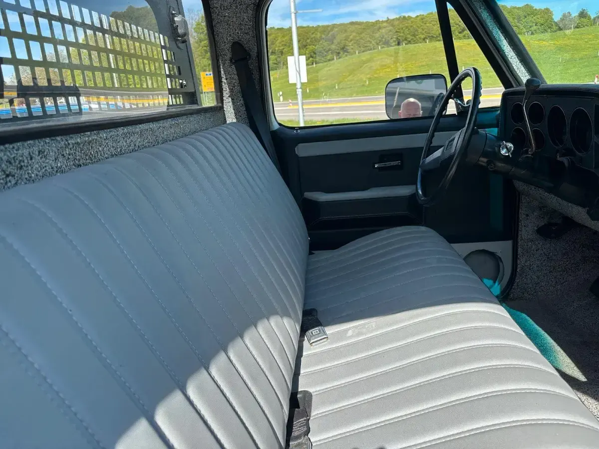Używany Chevrolet C20 1985 Szary Pickup