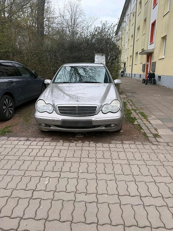 Gebraucht Mercedes 200 110 PS (80 kW) 2003 Gold Limousine