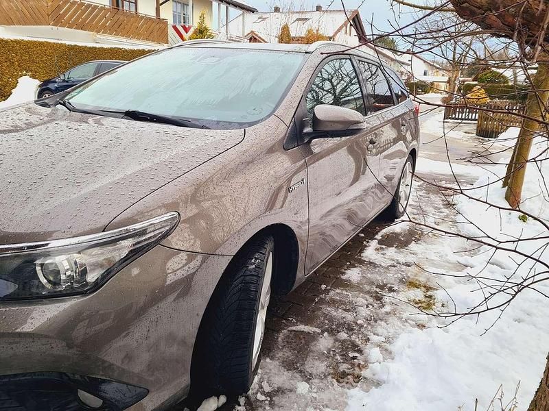 Gebraucht Toyota Auris Hybrid Edition-S 136 PS (100 kW) 2017 Bronze Kombi