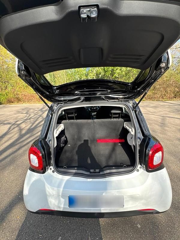 Second-hand Smart ForFour 72 CP (52 kW) 2019 Alb Hatchback