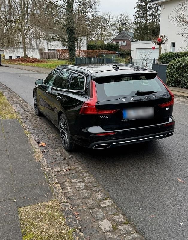 Gebraucht Volvo V60 350 PS (257 kW) 2023 Schwarz Kombi