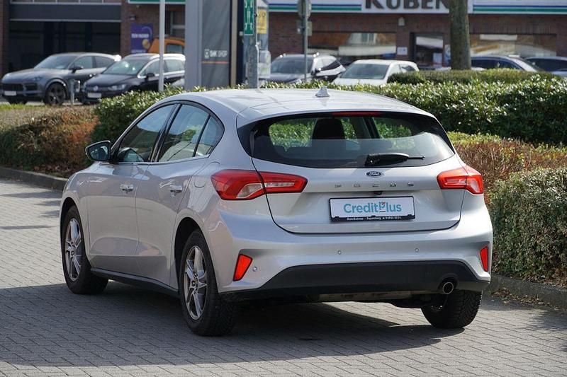 Gebraucht Ford Focus Cool & Connect 101 PS (74 kW) 2021 Silber Limousine