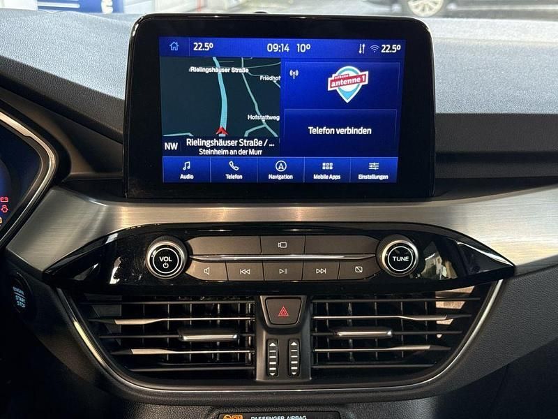 Gebraucht Ford Kuga Titanium 150 PS (110 kW) 2021 Rot SUV