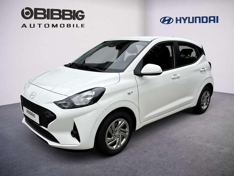 Weiß Gebraucht 2024 Hyundai i10 Select Kleinwagen | 16.990 € (Fairer Preis) - Bild 1/3
