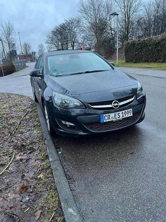 Gebraucht Opel Astra Edition 120 PS (88 kW) 2014 Schwarz Limousine