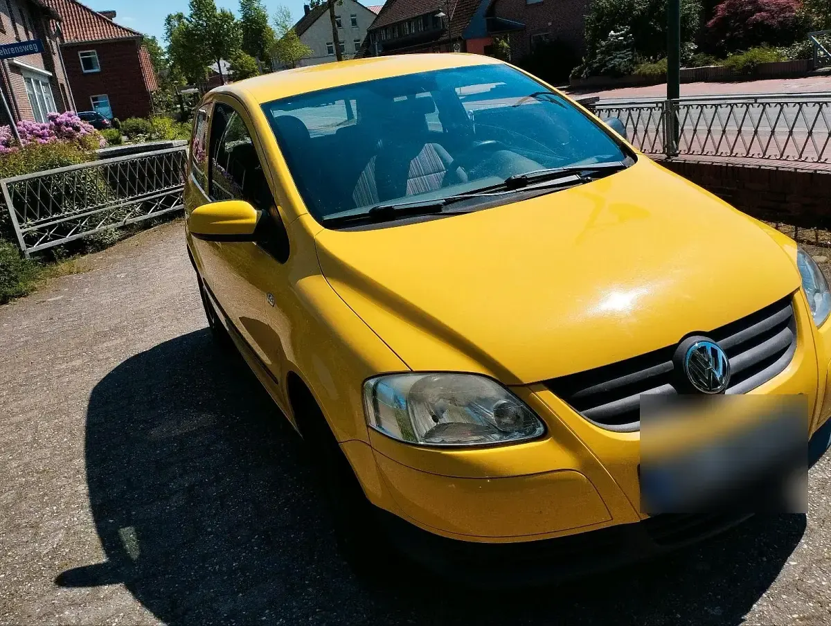 Gebraucht VW Fox 54 PS (39 kW) 2005 Gelb Kleinwagen