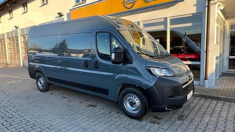Grau Neu 2025 Opel Movano Van | 35.990 € (Etwas zu teuer) - Bild 1/1