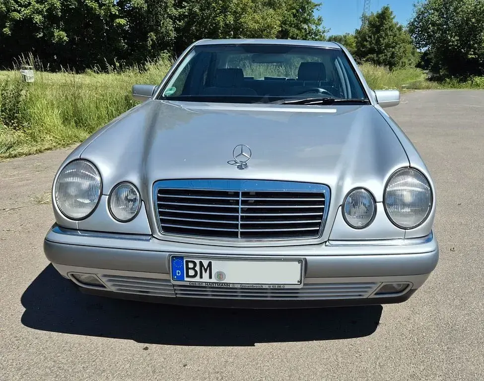Gebraucht Mercedes E240 Elegance 170 PS (125 kW) 1998 Silber Limousine