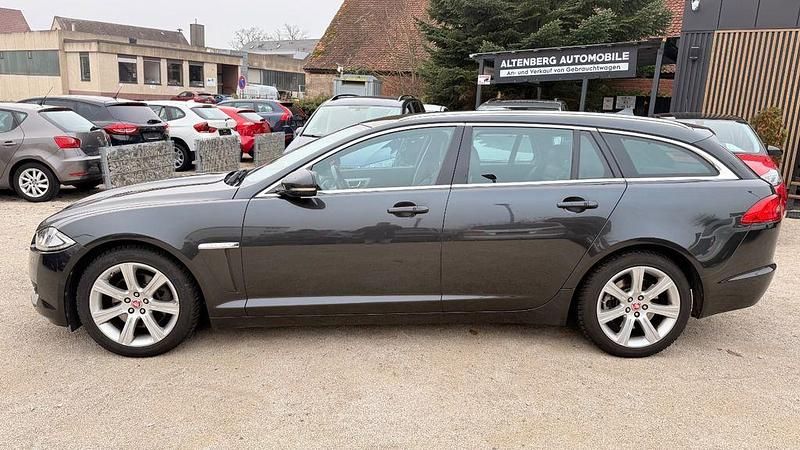 Gebraucht Jaguar XF Sportbrake 200 PS (147 kW) 2014 Grau Kombi