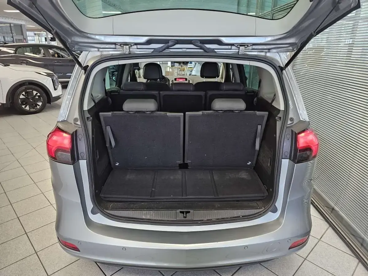 Gebraucht Opel Zafira Tourer 140 PS (102 kW) 2013 Graumet. Van / Kleinbus