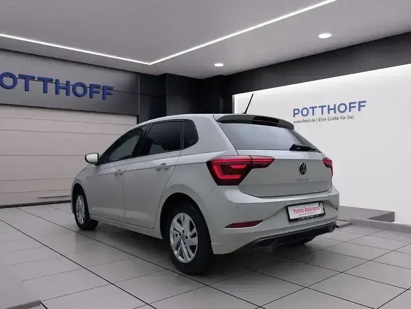 Gebraucht VW Polo Style 95 PS (69 kW) 2022 Ascotgrau Kleinwagen
