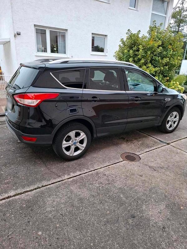 Gebraucht Ford Kuga 118 PS (86 kW) 2015 Schwarz SUV