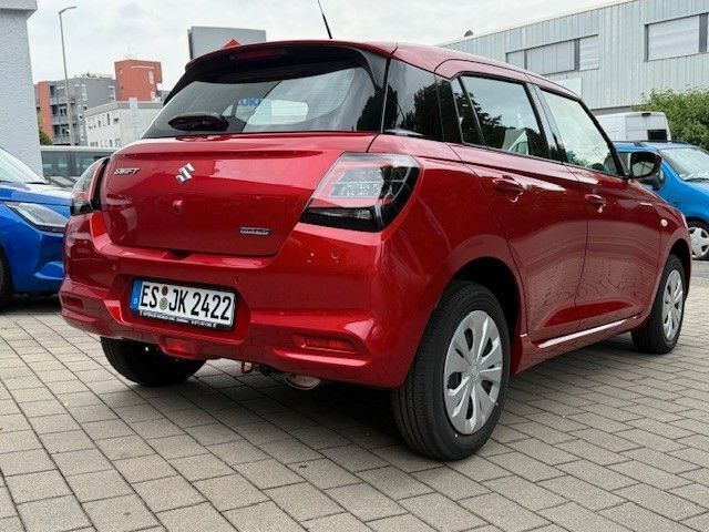 Gebraucht Suzuki Swift Club 83 PS (61 kW) 2025 Rot Kleinwagen