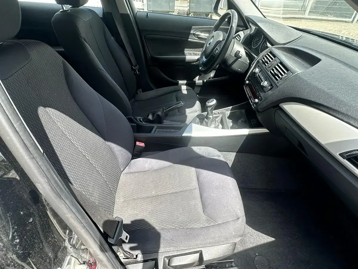 Gebraucht BMW 116 136 PS (100 kW) 2011 Schwarz Kleinwagen