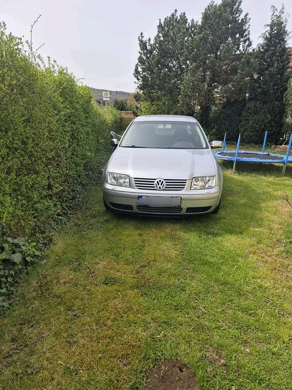 Gebraucht VW Bora 102 PS (75 kW) 2004 Silber Limousine