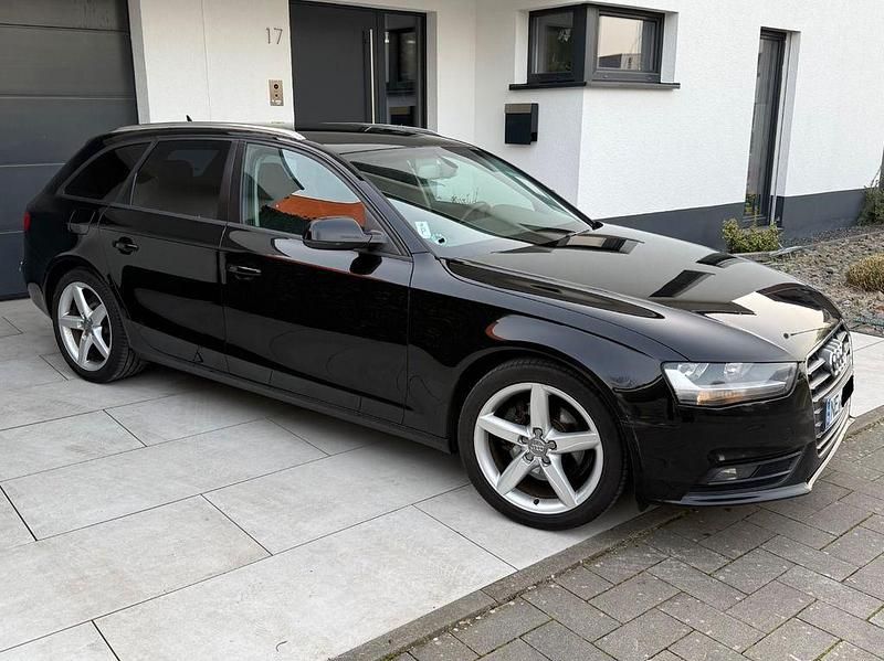 Gebraucht Audi A4 Ambition 143 PS (105 kW) 2012 Schwarz Kombi