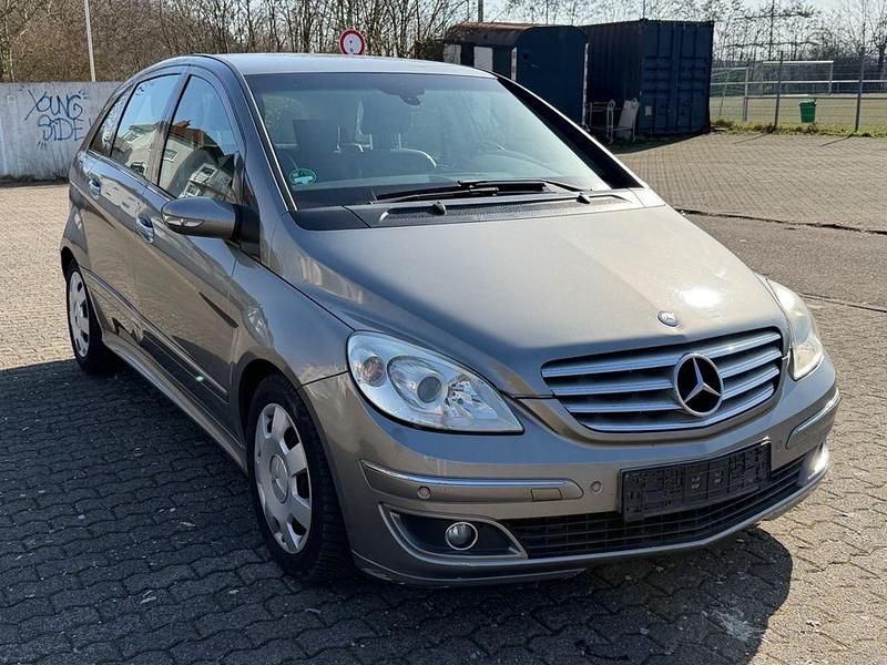 Gebraucht Mercedes B200 140 PS (102 kW) 2006 Grau Van / Kleinbus