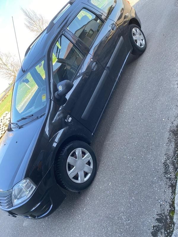 Gebraucht Dacia Logan 85 PS (62 kW) 2011 Schwarz Kombi