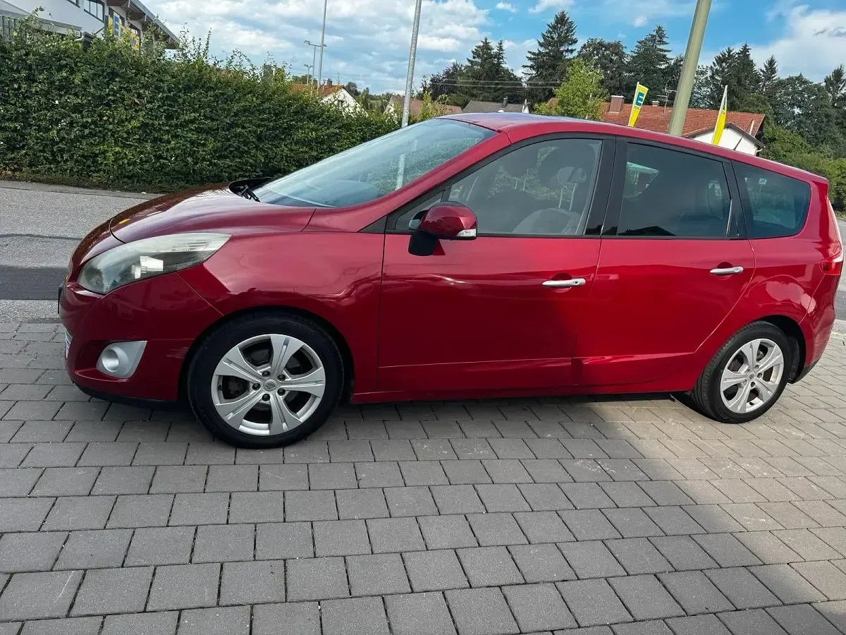 Gebraucht Renault Grand Scénic III 140 PS (102 kW) 2010 Rot Van / Kleinbus