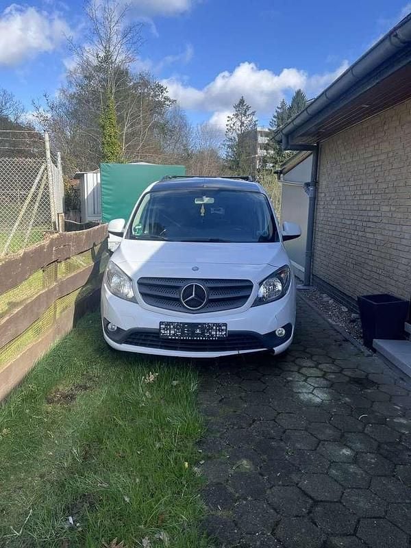 Weiß Gebraucht 2016 Mercedes Citan 111 Kombi | 8.500 € (Guter Preis) - Bild 1/4