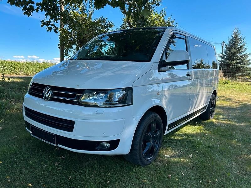 Weiß Gebraucht 2012 VW T5 Edition Van | 21.500 € (Etwas zu teuer) - Bild 1/4