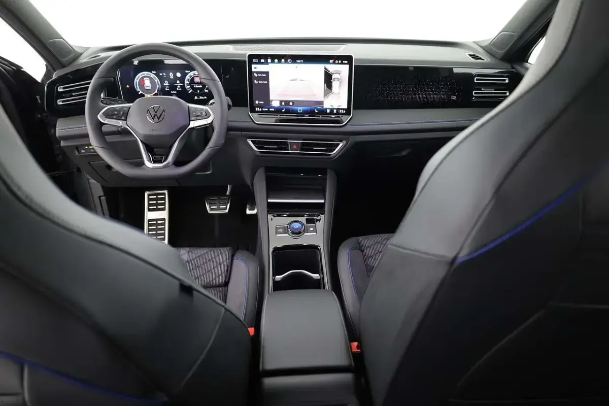 Neu VW Tiguan R-line 265 PS (194 kW) 2025 Delfin grau metallic SUV
