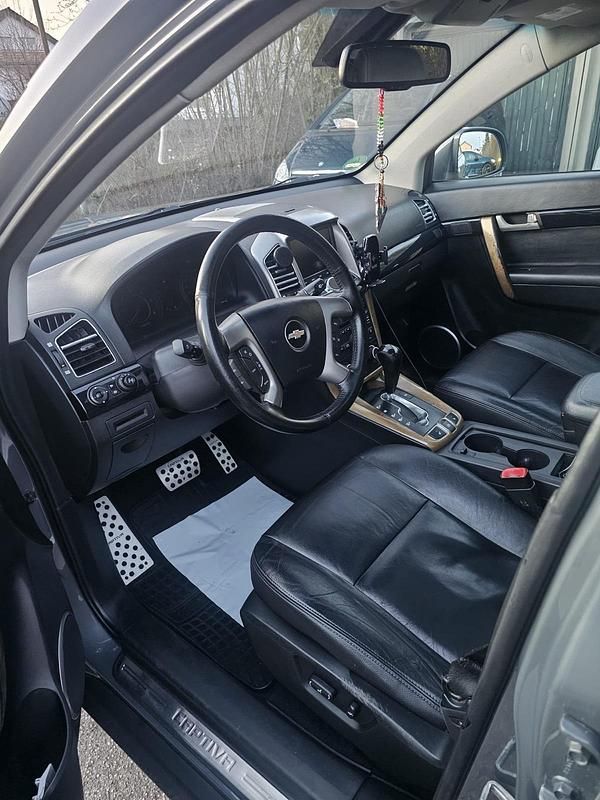 Gebraucht Chevrolet Captiva 184 PS (135 kW) 2012 Grau SUV