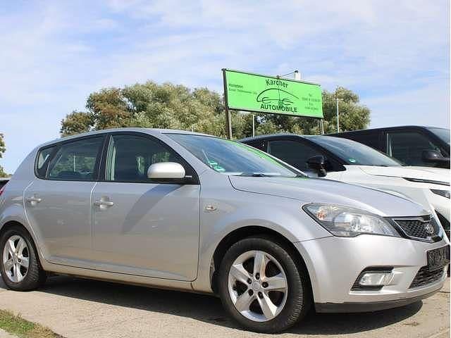 Silber Gebraucht 2012 Kia Ceed Edition 7 Kleinwagen | 3.690 € (Guter Preis) - Bild 1/4