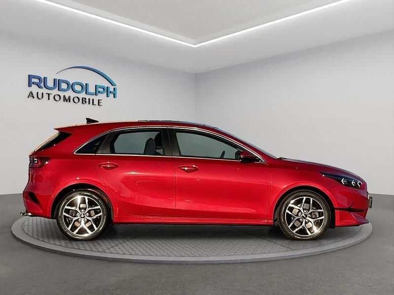 Gebraucht Kia Ceed 160 PS (117 kW) 2022 True red Kleinwagen