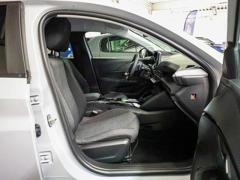 Gebraucht Peugeot 208 Business-Line 101 PS (74 kW) 2026 Weiss / okenit weiss Kleinwagen