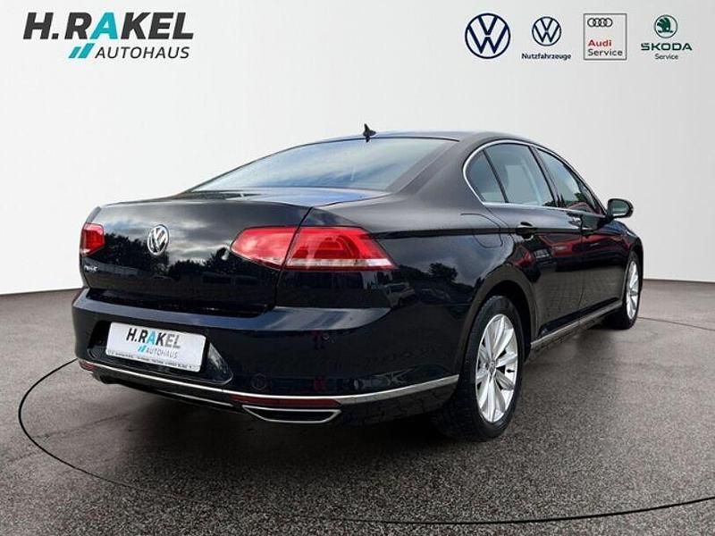 Gebraucht VW Passat Comfortline 239 PS (175 kW) 2015 Schwarz Limousine