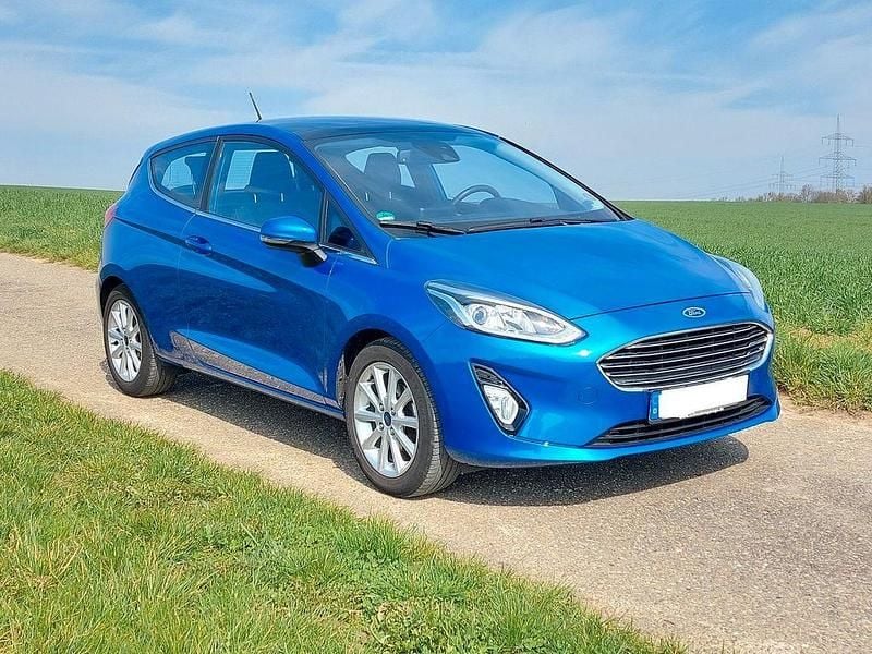 Gebraucht Ford Fiesta Titanium 101 PS (74 kW) 2019 Blau Kleinwagen