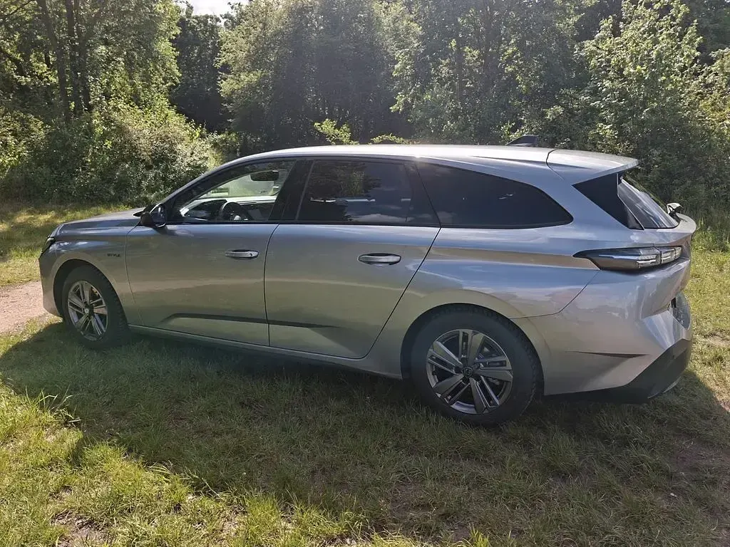 Gebraucht Peugeot 308 SW Active 131 PS (96 kW) 2024 Silber Kombi