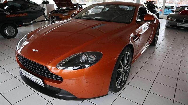Gebraucht Aston Martin V8 426 PS (313 kW) 2013 Madagascar orange Coupé